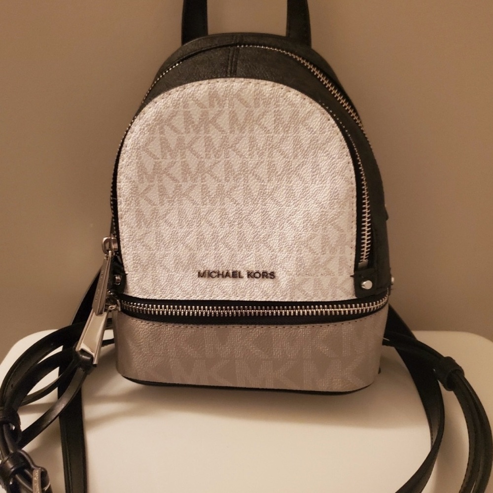 MICHAEL KORS RHEA BACKPACK - Picture 9 of 10